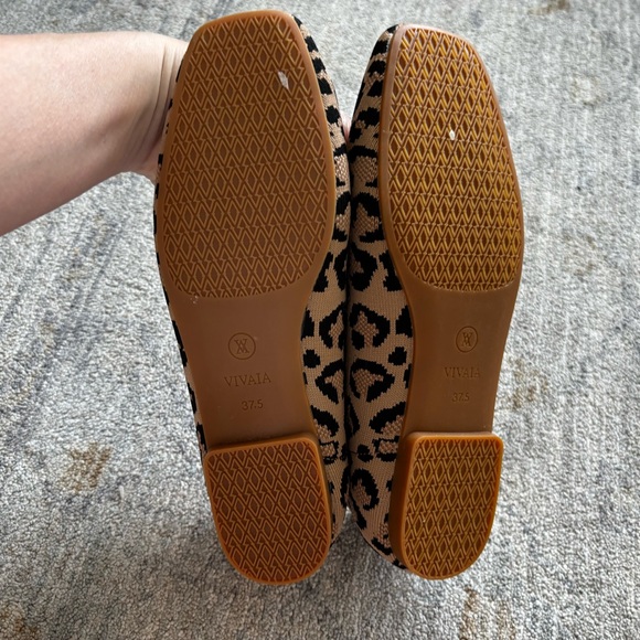 VIVAIA Leopard Print Flats Size 37.5/6.5 Trendy Comfy Casual Effortless Chic - Picture 4 of 7